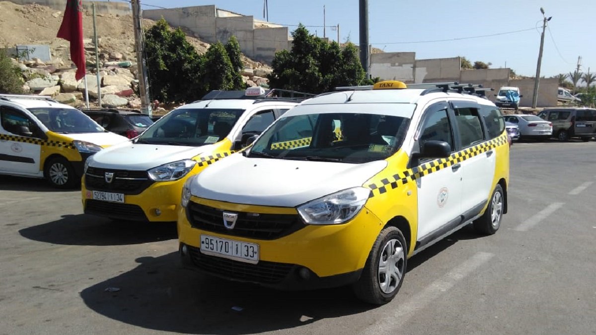 سائقو سيارات الأجرة يطالبون بتدارك “الجمود” ومراجعة تسعيرة العداد