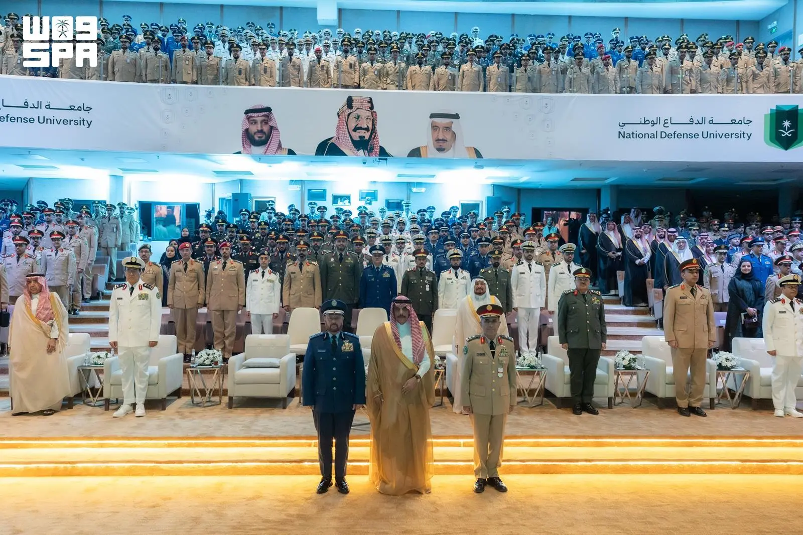 نيابةً عن وزير الدفاع.. “بن عياف” يرعى حفل تخريج دارسي جامعة الدفاع الوطني بوزارة الدفاع