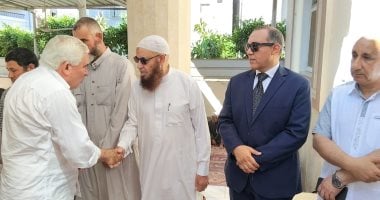 الشيخ يونس مخيون يتقبل العزاء فى وفاة نجل شقيقته عبد العزيز مخيون