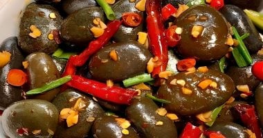 «سودو» وجبة صينية من الحجارة المقلية مثيرة للدهشة.. سمعت عنها قبل كده؟