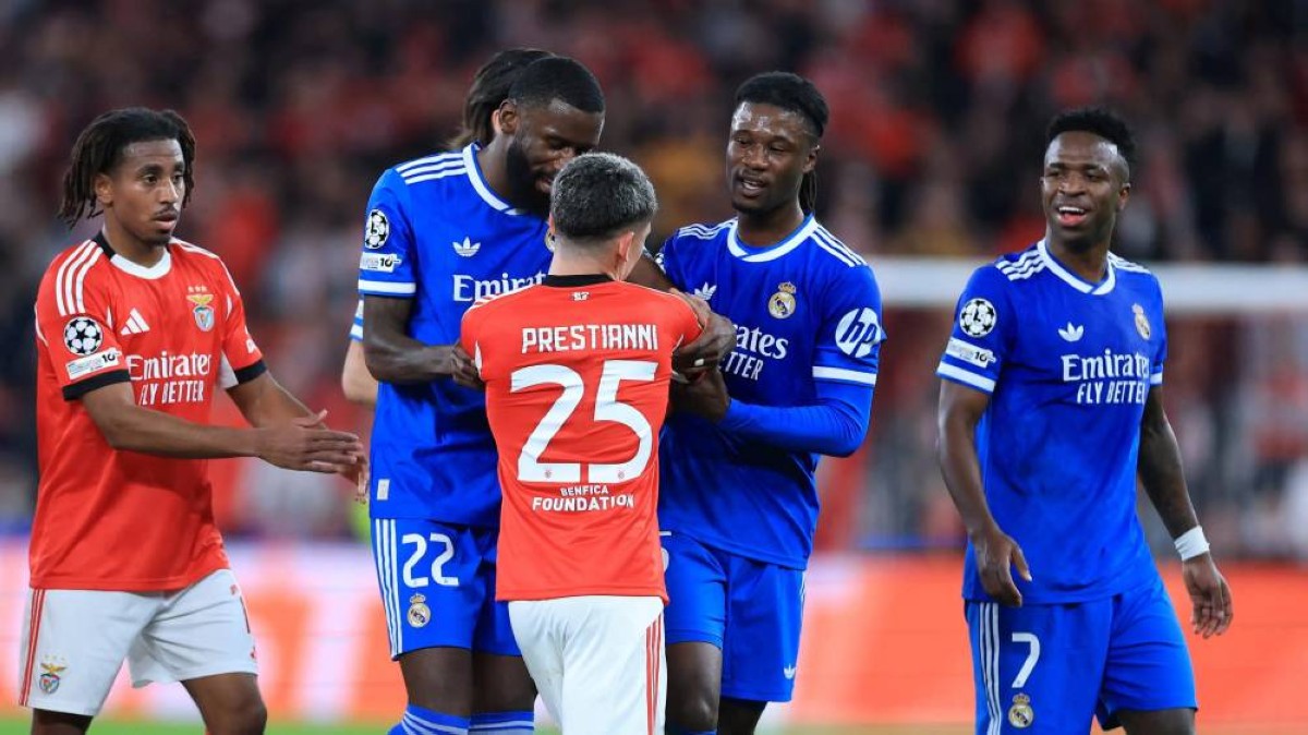 أسطورة بنفيكا يضع فينيسيوس في صف الأبطال
