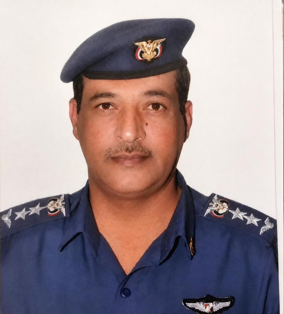 قيادة محور المشاة والإسناد الأول بالقوات المسلحة الجنوبية تنعي وفاة قائد المحور العميد الركن طيار