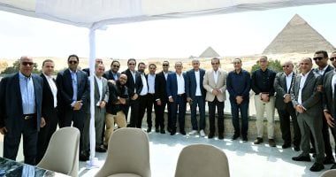 رئيس الوزراء يلتقى أهالي نزلة السمان لمناقشة مخططات تطوير المنطقة.. الحكومة قررت تطوير منطقة نزلة السمان بمشاركة أهالي المنطقة لتكون "منطقة حضارية" مع الحفاظ على تواجد أهاليها باعتبارهم المستفيدون الأ
