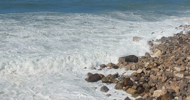 نوة الشمس الصغرى تضرب الإسكندرية.. وارتفاع الأمواج 3 أمتار