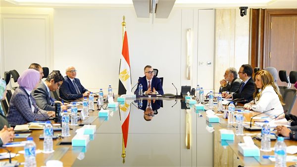 اجتماع موسع بوزارة التخطيط لمراجعة مستهدفات الخطة وتسريع وتيرة التنفيذ