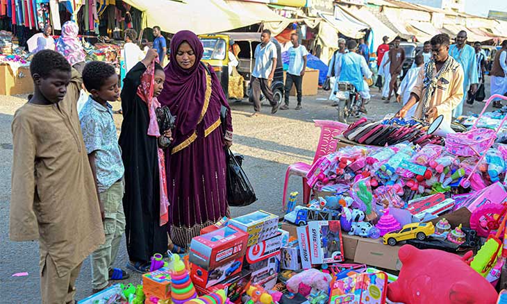 السودان يقيّد استيراد 46 سلعة لكبح تدهور عملته