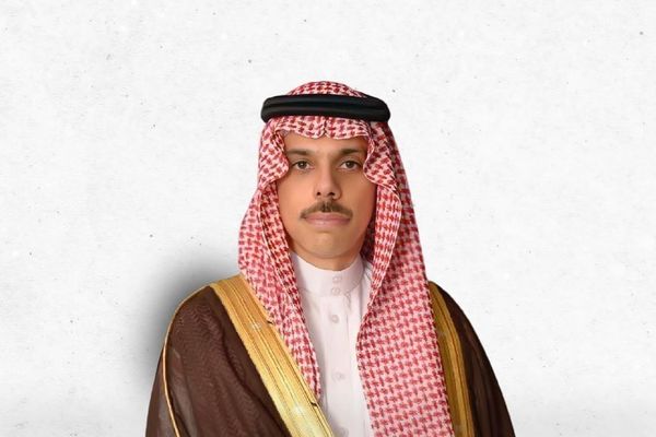 وزير الخارجية يتلقى اتصالًا هاتفيًا من نظيره الصيني