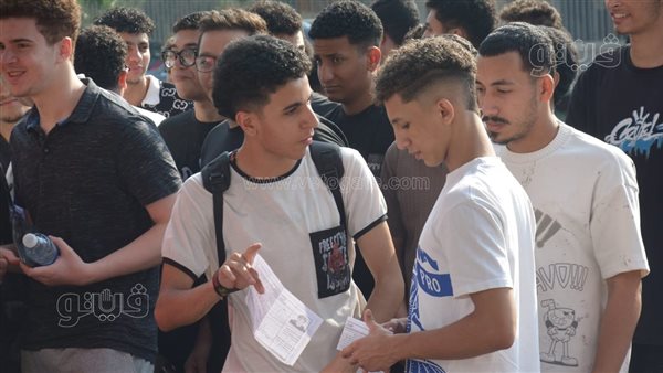 بين الأمل والترقب، طلاب الثانوية العامة يدخلون لجان الامتحانات بمدرسة الشهيد أحمد محمد بالجيزة (صور)