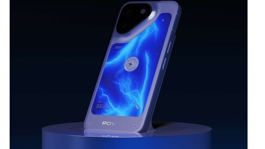 TECNO تكشف في برشلونة عن هاتف بظهر متغيّر اللون