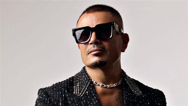 عمرو دياب يحقق رقما قياسيا بـ50 أسبوعا في صدارة قائمة بيلبورد 100 فنان