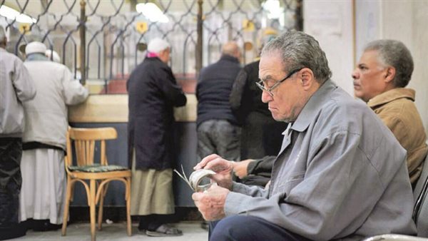 كيف يعيش أصحاب المعاشات بـ 1755 جنيهًا؟.. تعليق صادم من النقابة|فيديو