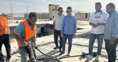 محافظ السويس: لا تهاون مع مخالفات البناء والعشوائى والتعديات