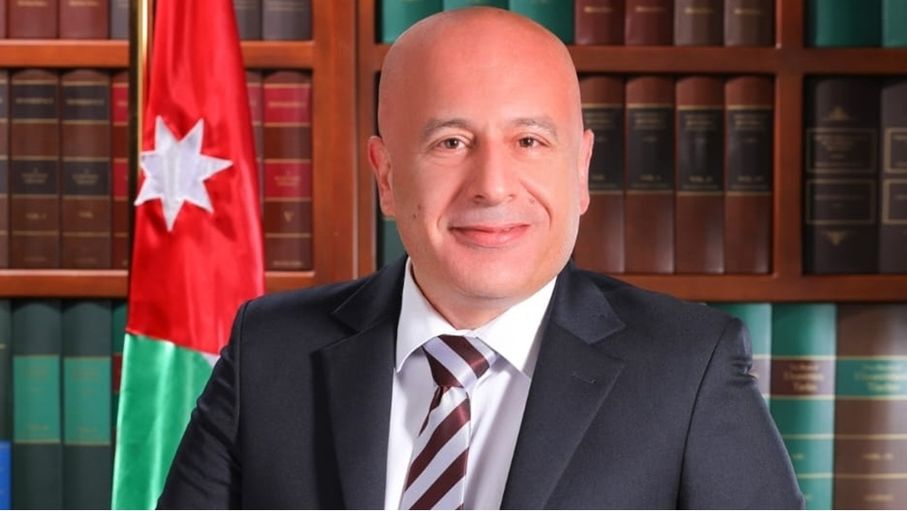 حق الموظف العام في الاجازة المرضية