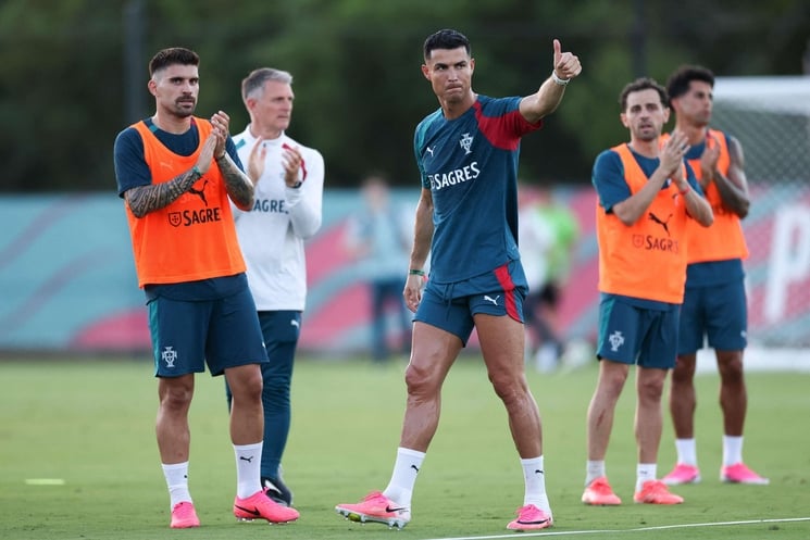شبح مفاجآت أفريقيا يقلق رونالدو ورفاقه قبل اختبار الكونغو