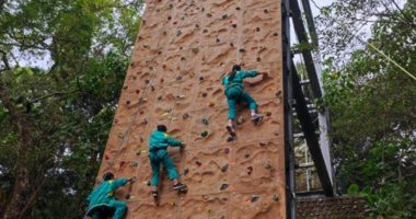 مدرسة إعدادية فى تايوان تشترط تسلق جدار صخرى لنيل شهادة التخرج