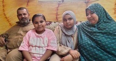 مريم السيد جميل كفيفة تغلبت على إعاقتها وحصدت المركز الثانى بالشهادة الإعدادية الأزهرية بالشرقية.. كرمها شيخ الأزهر لتفوقها فى الشهادة الابتدائية.. وحافظة للقرآن الكريم بمساعدة والدها ووالدتها