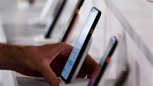 شعبة المحمول: السوق يواجه “جمود بيع” بعد قفزات الأسعار بنسبة تصل إلى 40%