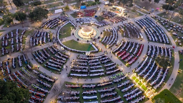 أجواء رمضانية مميزة.. الإسكندرية تحتفل بروح الوحدة والتكاتف في أكبر إفطار جماعي بالمحافظة