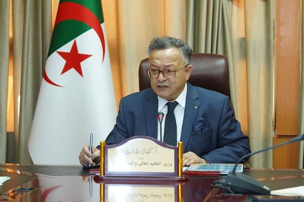 سلاح العلم والتاريخ لتكوين نخبة الجزائر!