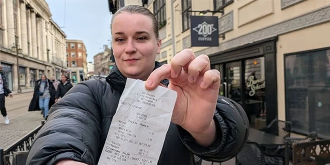 بسبب كوب قهوة بـ10 جنيهات.. خطأ تقني يحوّل بريطانية إلى أغنى شخص في التاريخ