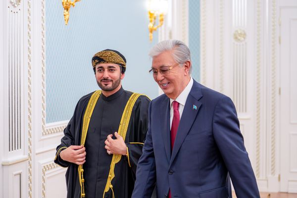 الرئيسُ الكازاخستاني يستقبلُ سُموَّ السّيد ذي يزن بن هيثم