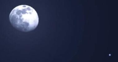 اليوم قمر رمضان يقترن بنجم قلب الأسد فى مشهد بديع