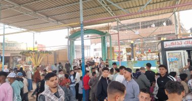 زحام على الملاهي في سوهاج.. فرحة العيد هنا غير أي مكان