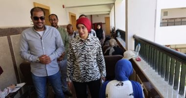 رئيس جامعة الأقصر تواصل متابعة امتحانات نهاية العام بكلية التربية