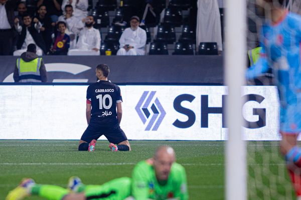 هاتريك كاراسكو يقود الشباب لتجاوز الرياض بثلاثية