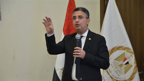 وزير التموين: ممكن تاخد فراخ بدل الجبنة والعيش