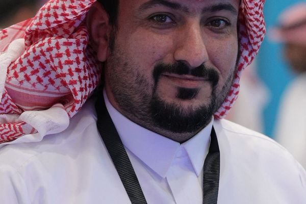 مبارك الرشيدي... صانع محتوى يحوّل الشارع إلى منصة تفاعلية