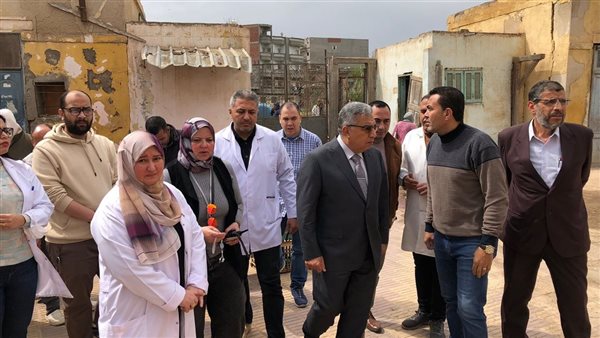 محافظ الدقهلية في جولة تفقدية بمستشفى نبروه