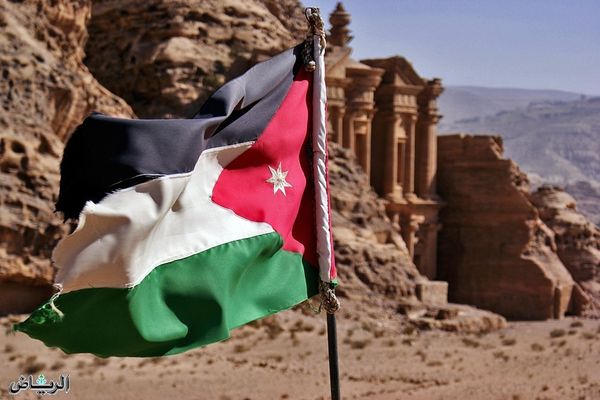 85 صاروخًا ومسيرة إيرانية استهدفت الأراضي الأردنية