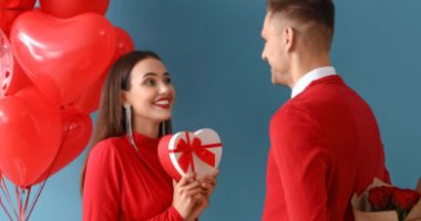 أغرب هدايا عيد الحب فى جميع أنحاء العالم