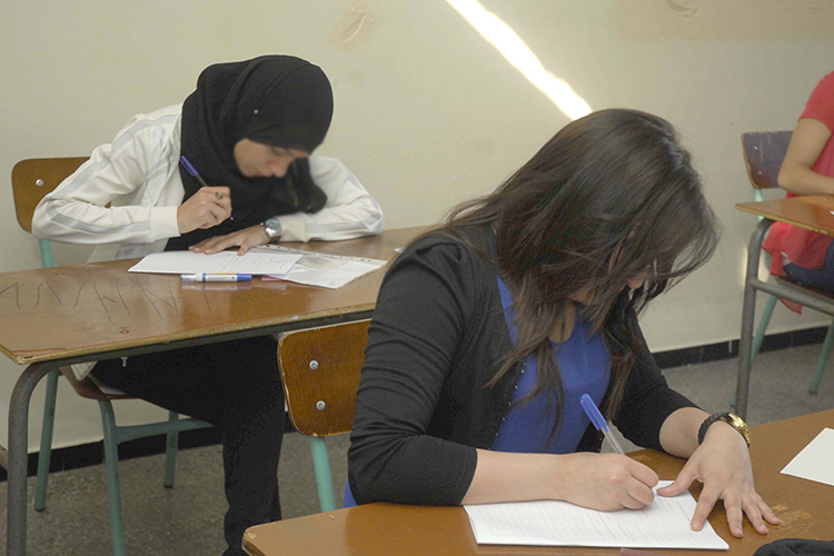بداية موفقة للتلاميذ في الامتحانات التجريبية لـ"البيام" و"البكالوريا"