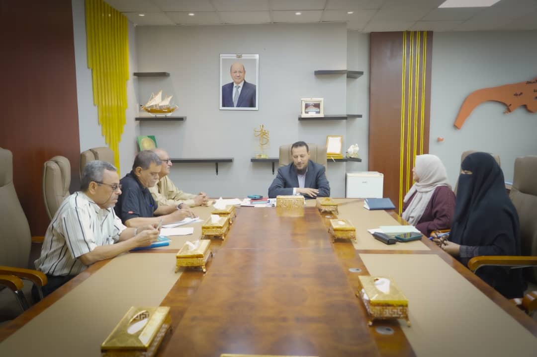 محافظ العاصمة عدن يبحث مع وزيرة شؤون المرأة والطفل آفاق التعاون المشترك