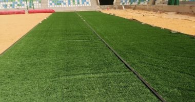 بدء فرد النجيلة باستاد النادى المصرى الجديد