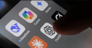 خلال التخرج.. طالب يتباهى باستخدام شات جى بى تى فى الامتحانات