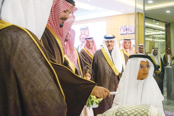 أمير المدينة يفتتح مبنى إداري "تكافل"
