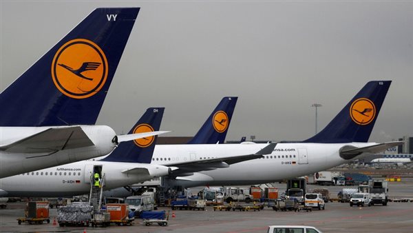 لوفتهانزا تُعلن إلغاء عدد كبير من الرحلات بسبب إضراب الطيارين والمضيفين