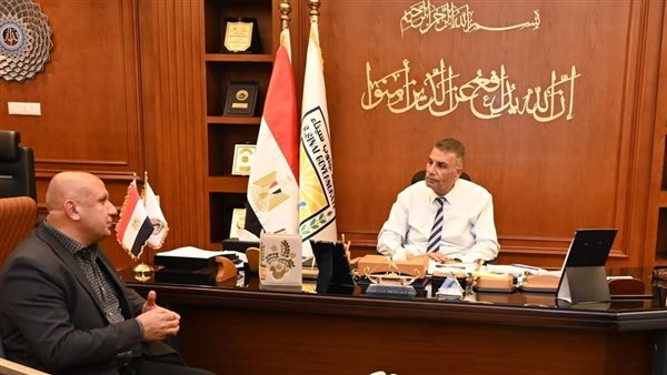 محافظ جنوب سيناء يبحث الموقف التنفيذي لمشروع مركز الصيد التعاوني بالطور
