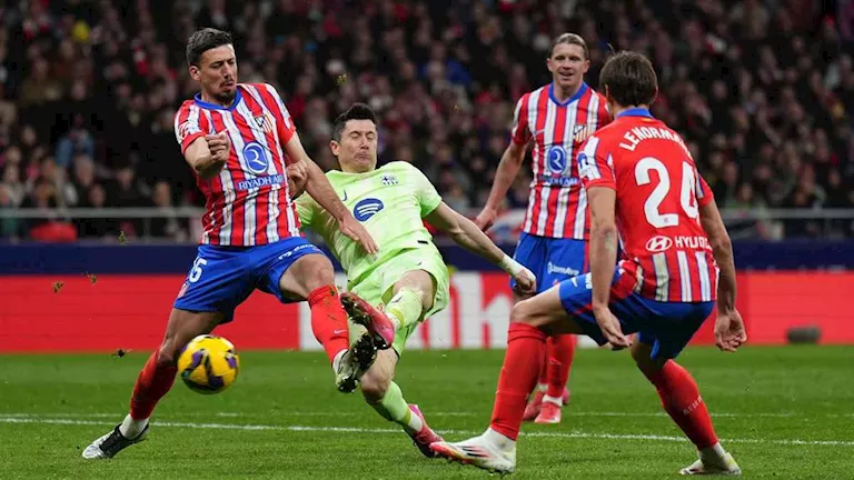برشلونة يحقق الفوز على أتلتيكو مدريد في الدوري بثنائية