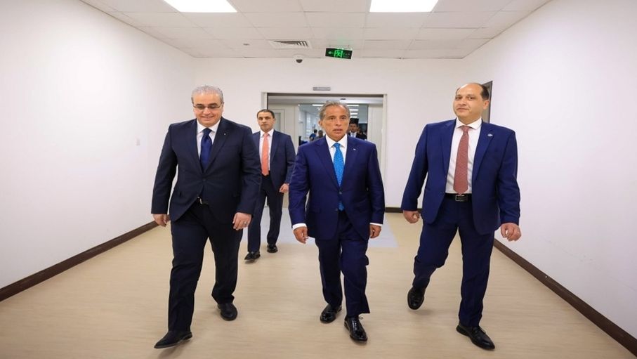 رئيس الوزراء: إعادة تشغيل مستشفى عمان الميداني إضافة نوعية