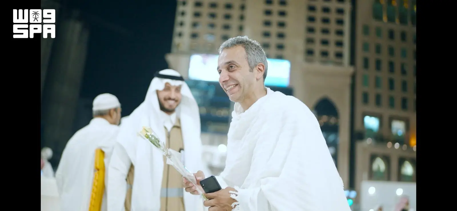 بالورد والبخور.. المسجد الحرام يستقبل حجاج بيت الله في يوم النحر