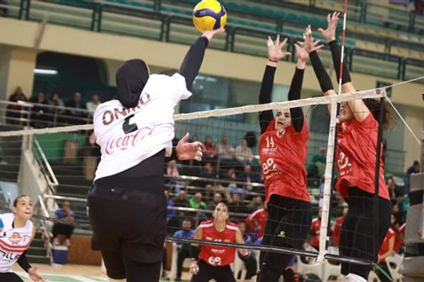 الأهلي يتوج بكأس مصر لآنسات الكرة الطائرة بعد فوزه على الزمالك