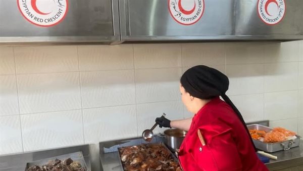 في ثالث أيام رمضان، موائد الإفطار وتوزيع الوجبات تتواصل داخل مصر وغزة (صور)