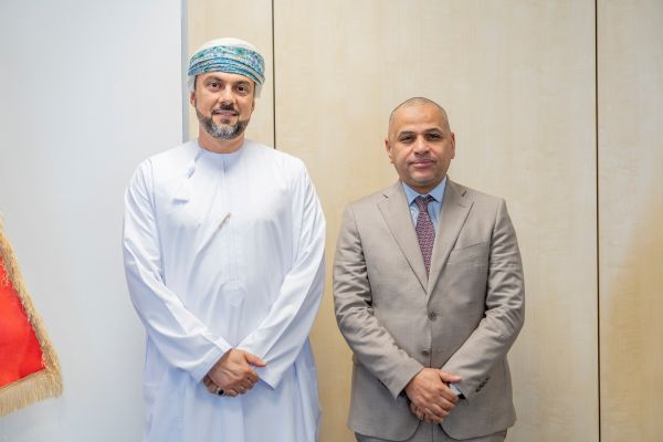 «الليبية للاستثمار» و«أوكيو» العُمانية تبحثان التعاون في قطاع الطاقة