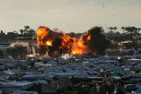 استشهاد 6 فلسطينيين وإصابة آخرين في قصف الاحتلال الإسرائيلي قطاع غزة