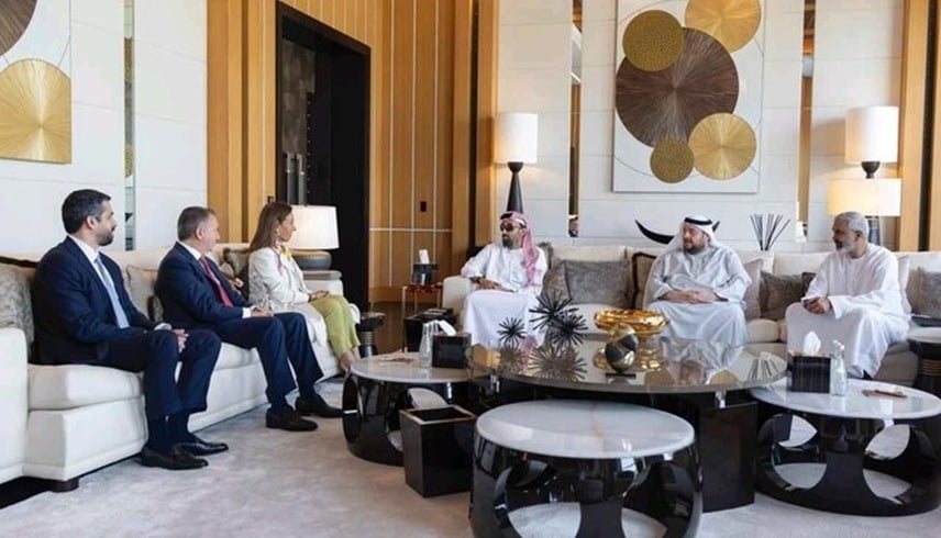 طحنون بن زايد يبحث مستقبل الاقتصاد والقطاع المصرفي مع رئيسة "لبانكو سانتاندر"