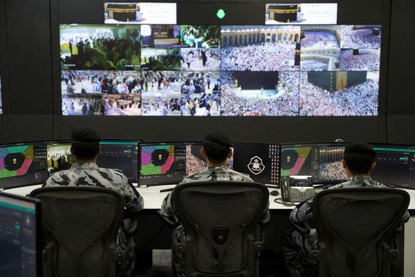 منظومة متكاملة لإدارة الحشود وضمان سلامة ضيوف الرحمن في المسجد الحرام